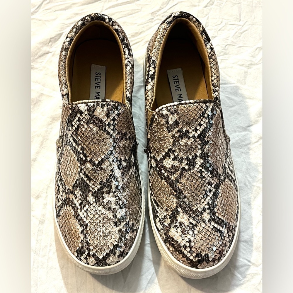 Steve Madden Snake Print Slip-On Sneakers Women’s Size 5
